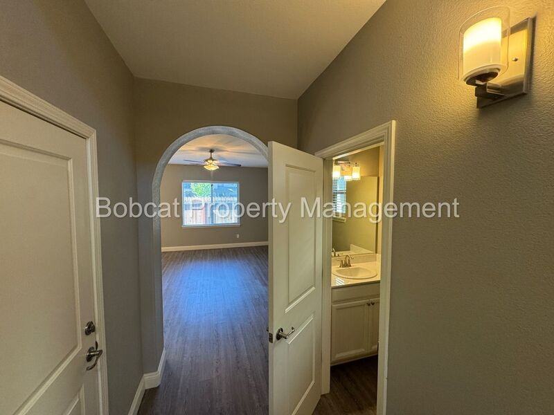 1288 Handelin Rd - Photo 5 of 29