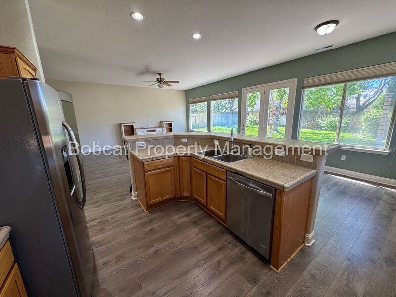 1260 Flintwood Dr - Photo 7 of 34