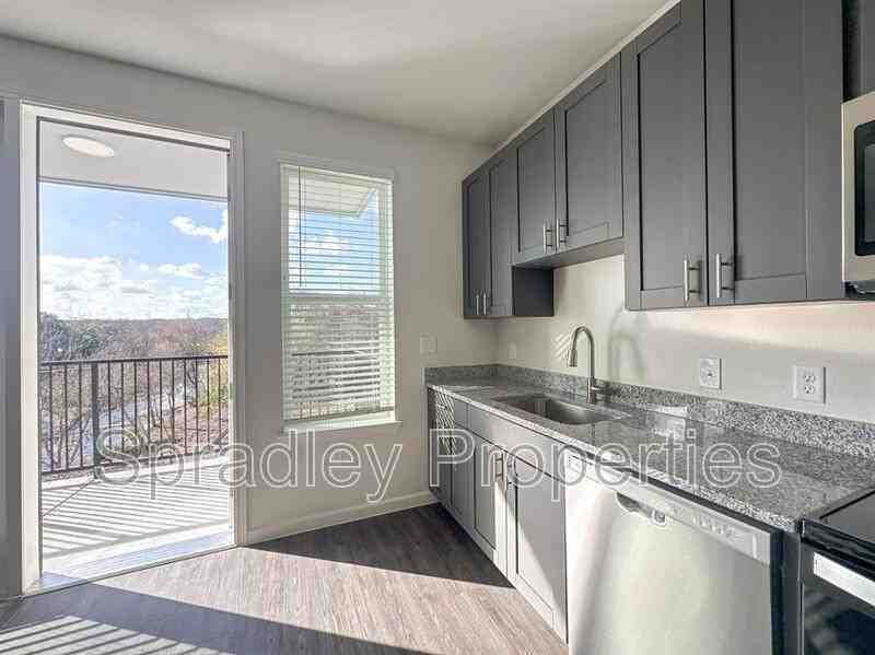 710 Shine St #2107 - Photo 6 of 15
