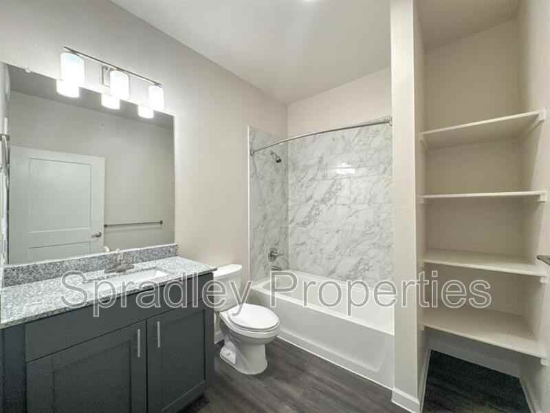 710 Shine St #2107 - Photo 7 of 15