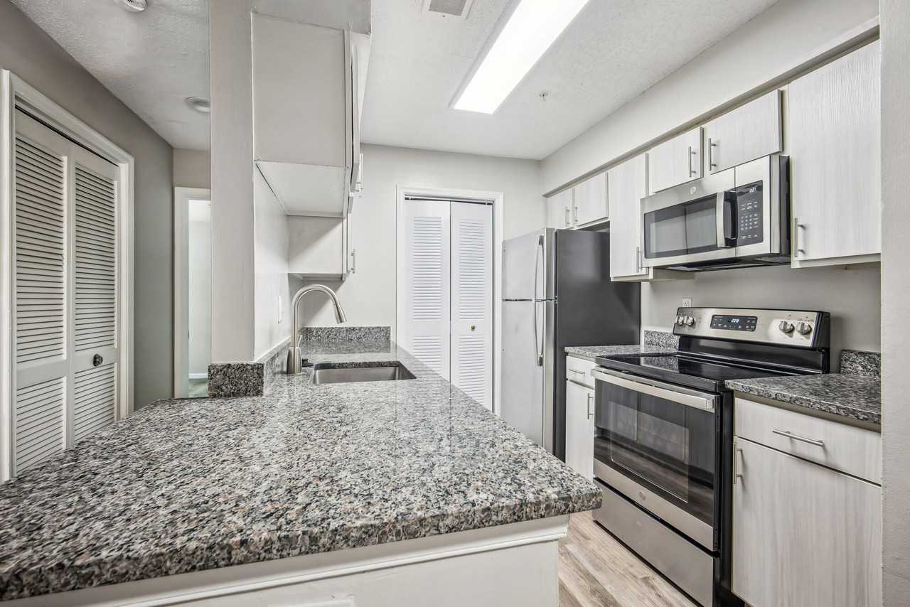 Hadley Germantown - Photo 4 of 26