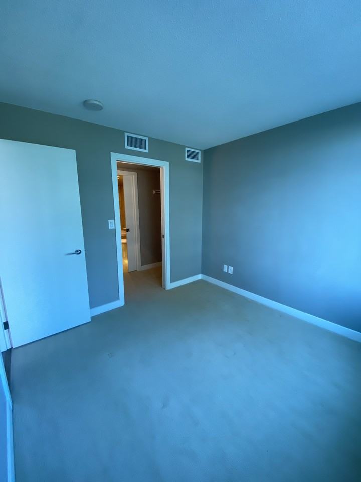 6188 Number 3 Road #6xx - Photo 7 of 11