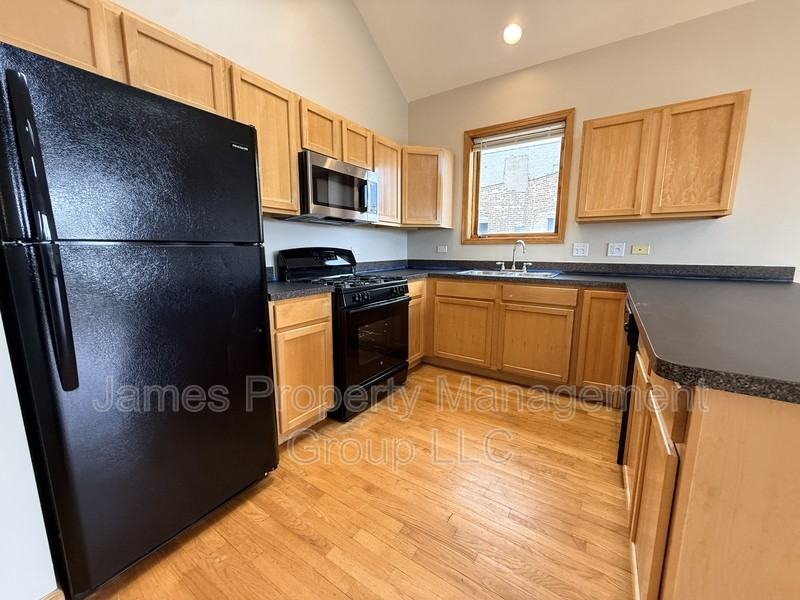 2731 W Congress Pkwy - Photo 3 of 10