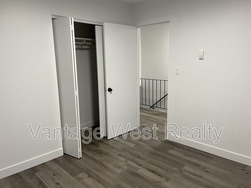 2-3713 24th Ave - Photo 5 of 10