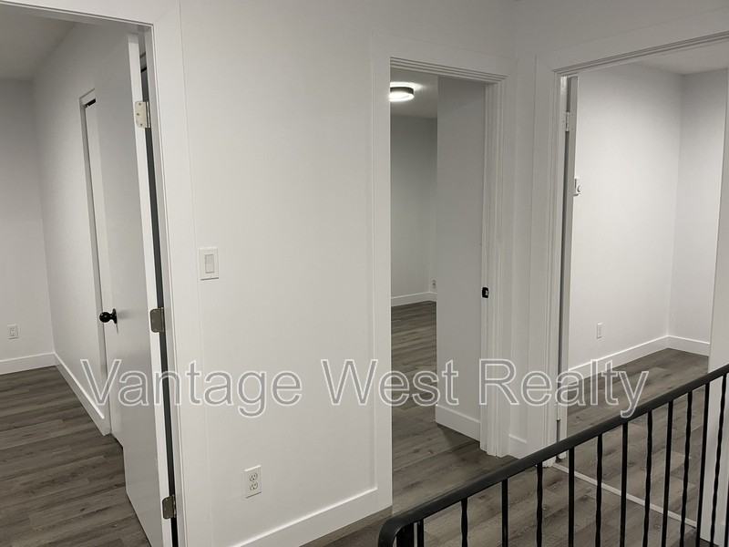 2-3713 24th Ave - Photo 7 of 10