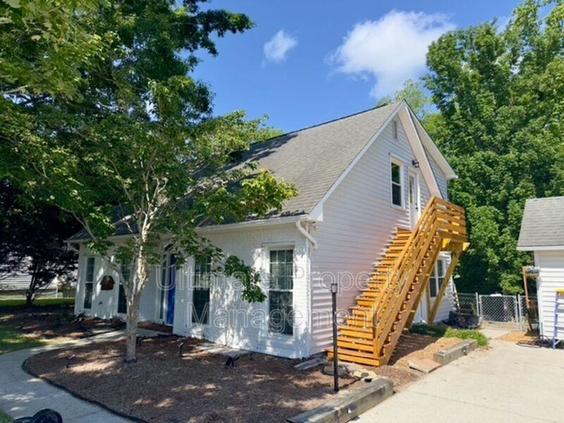 129 Darby St - Photo 2 of 17