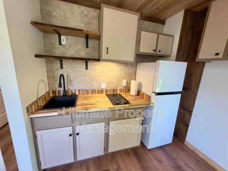 129 Darby St - Photo 6 of 17