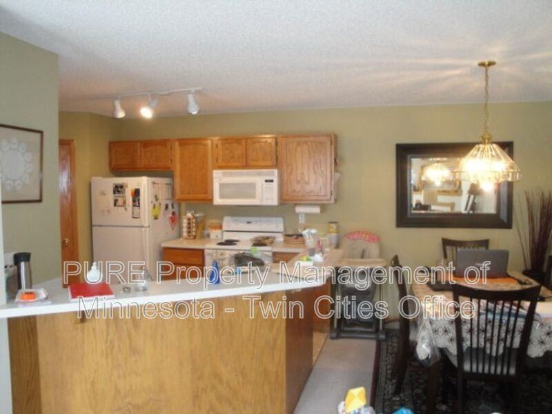 4985 Grenwich Ave N - Photo 3 of 11