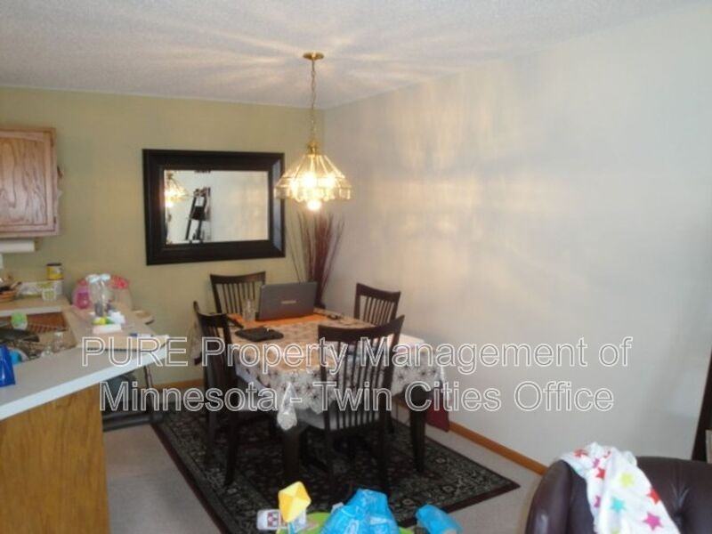4985 Grenwich Ave N - Photo 4 of 11