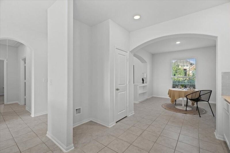 168 Ginger St - Photo 7 of 39