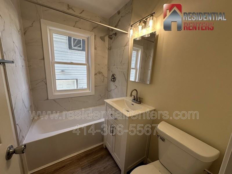 4048 N 7th St - Photo 4 of 6