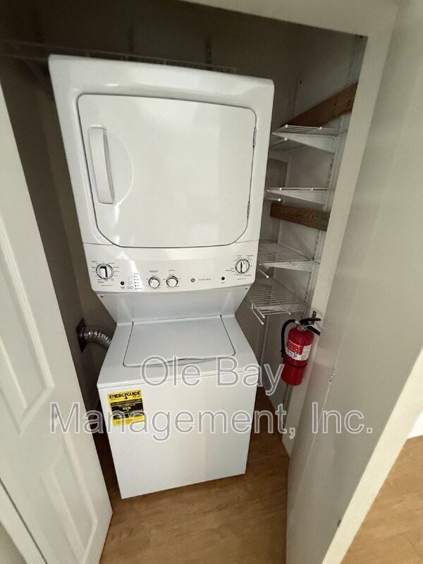 4009 Old Shell Rd #C17 - Photo 3 of 9