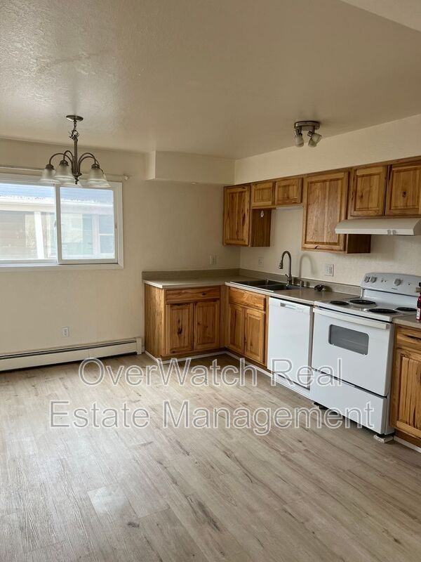 827 E 11th Ave #4 - Photo 2 of 11