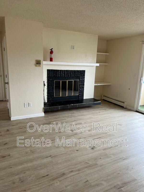 827 E 11th Ave #4 - Photo 4 of 11