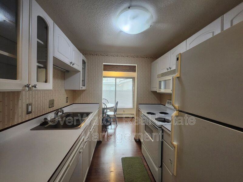 720 M St #105 - Photo 3 of 10