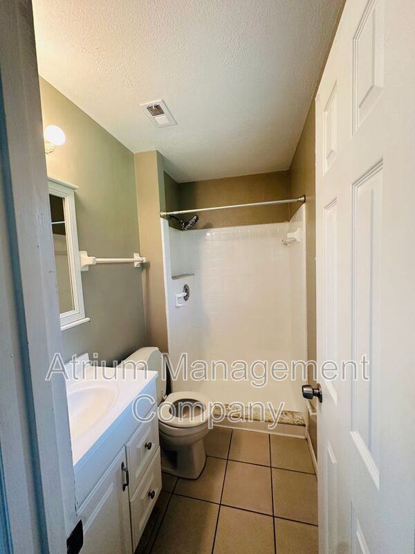 421 S Hawthorn Cir - Photo 3 of 13