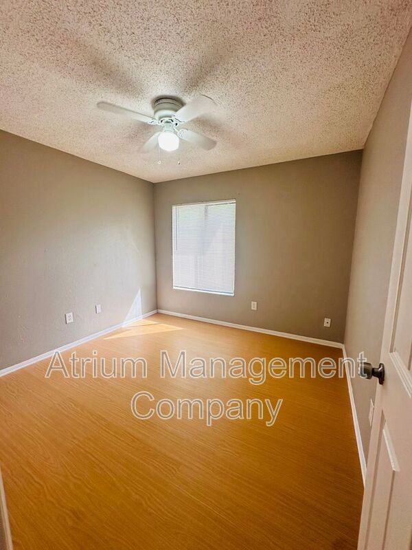 421 S Hawthorn Cir - Photo 6 of 13