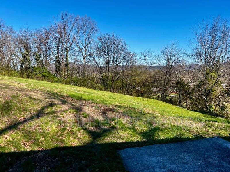 414 Bryant Rd - Photo 3 of 12