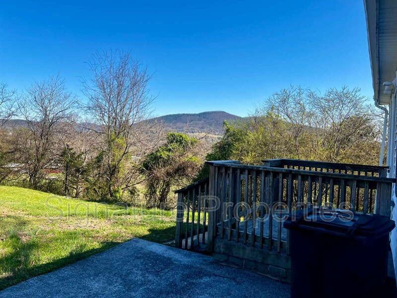 414 Bryant Rd - Photo 4 of 12