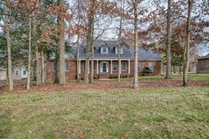 featured image of 444 Iron Wood Cir