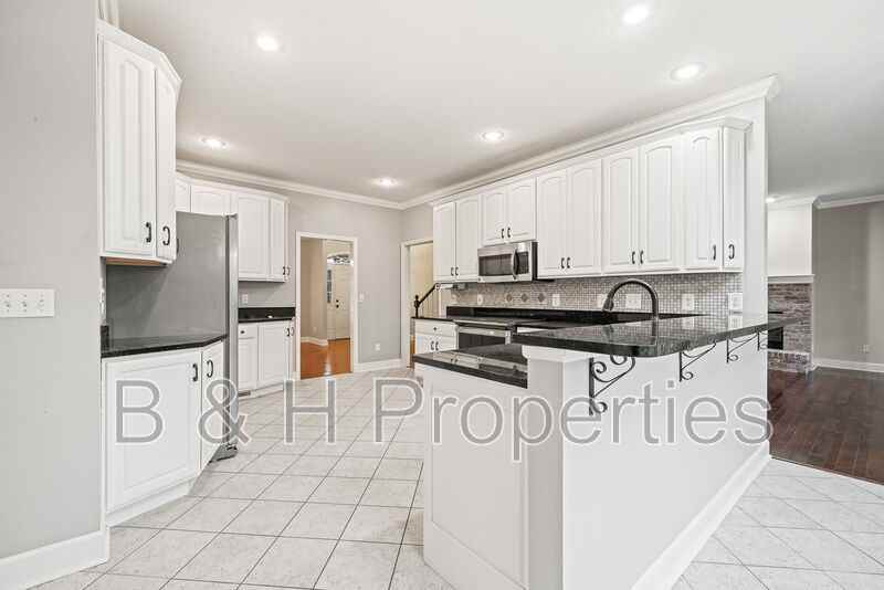 444 Iron Wood Cir - Photo 2 of 25