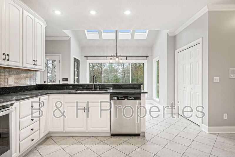 444 Iron Wood Cir - Photo 3 of 25
