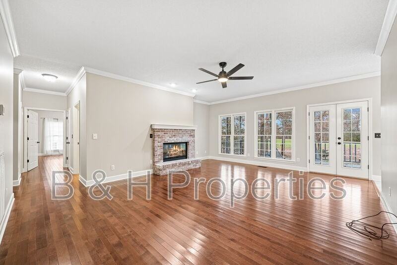 444 Iron Wood Cir - Photo 4 of 25