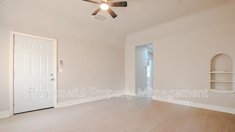 2201 Glen Ellyn St - Photo 6 of 23