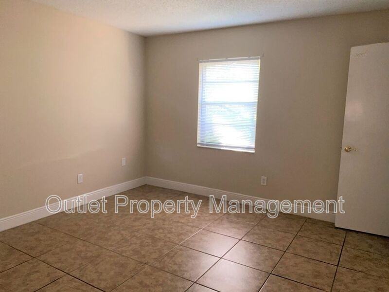 14122 Newcomb Ave - Photo 4 of 9