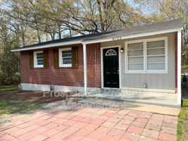 featured image of 4723 Harbin St