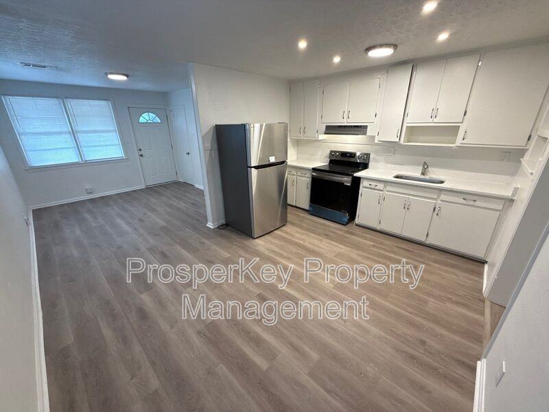 4723 Harbin St - Photo 7 of 16
