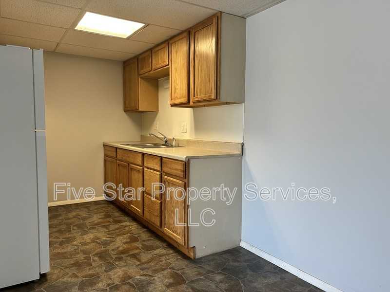 201 W Allen St #211 - Photo 5 of 11