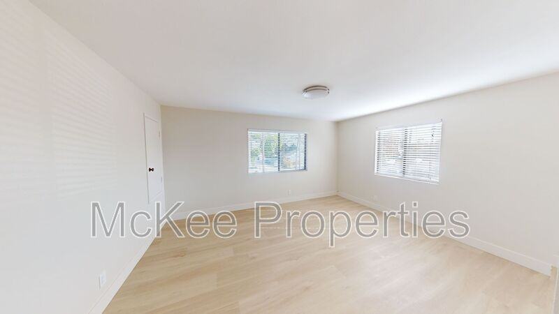 1210 9th St - Photo 3 of 20