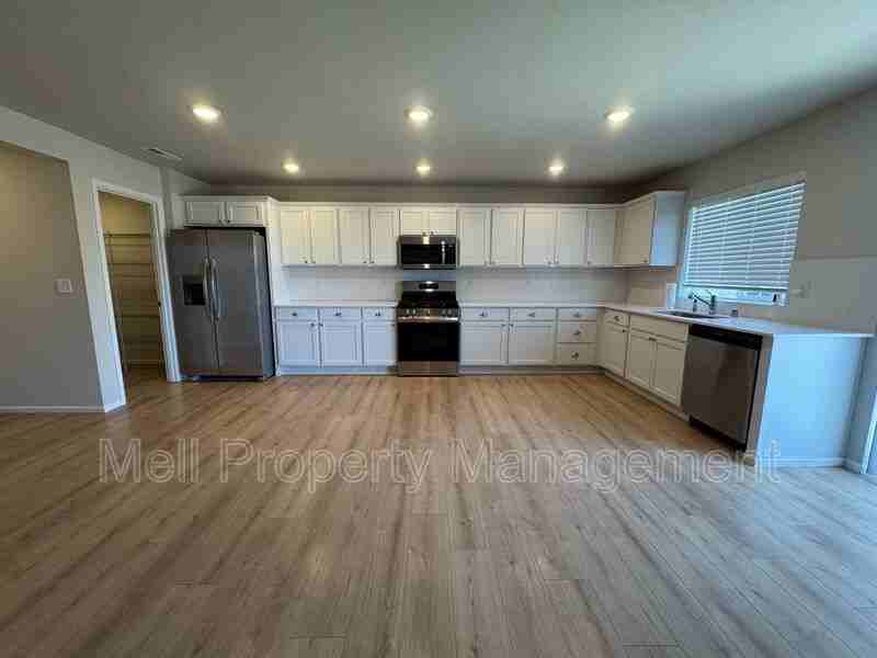 170 Ne Belfair Station Dr - Photo 4 of 29
