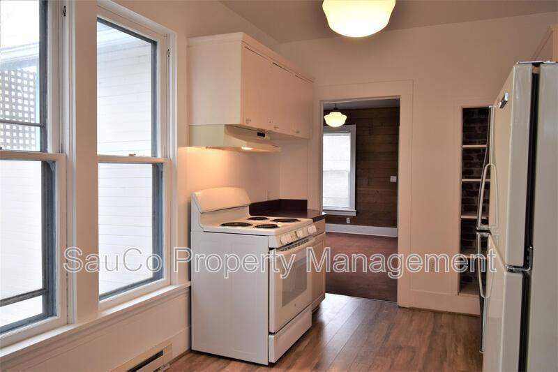 2114 A St - Photo 5 of 14