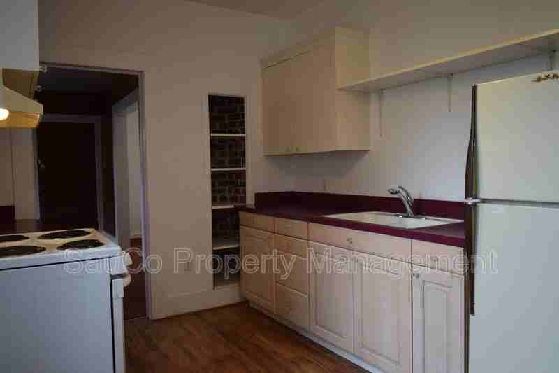 2114 A St - Photo 6 of 14