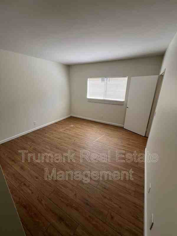2713 Montrose Ave #4 - Photo 7 of 17