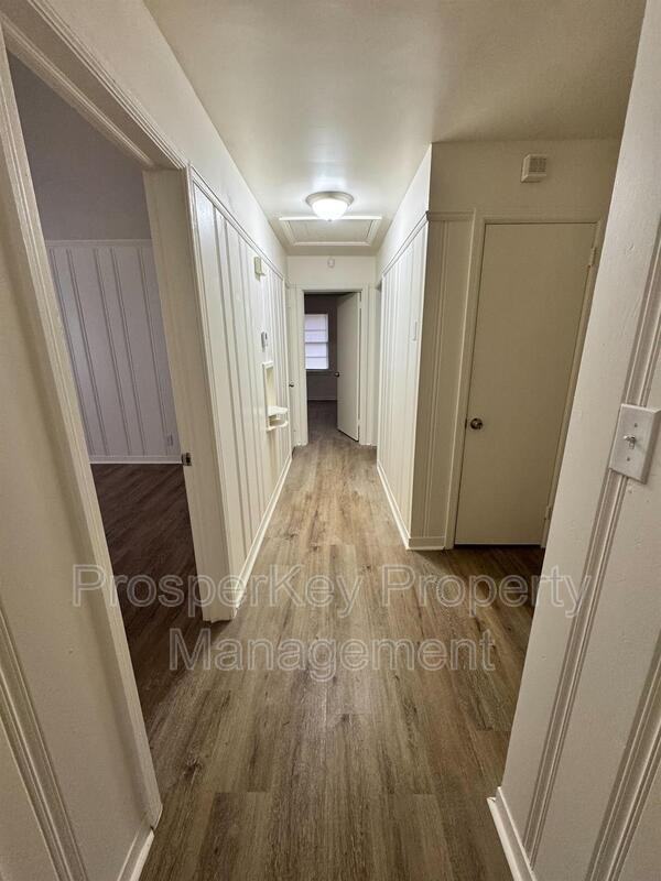 3543 Berkley Dr - Photo 3 of 7