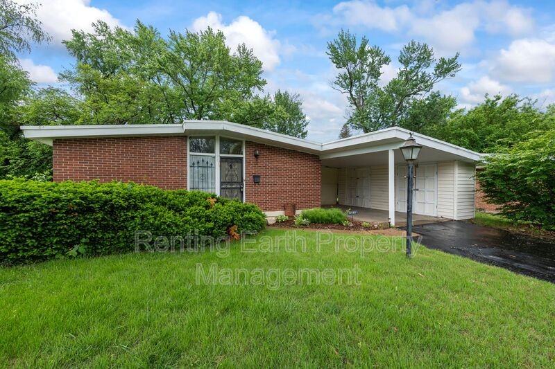 6452 Evergreen Blvd - Photo 4 of 34
