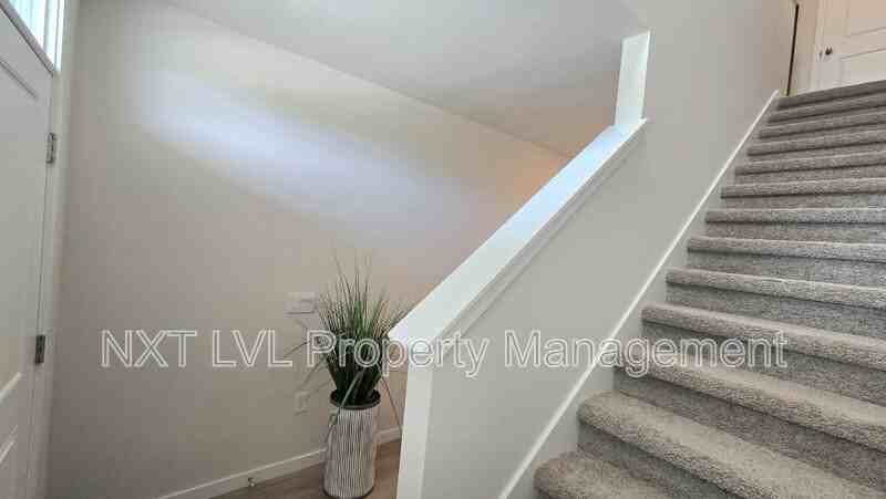 8369 Everly Preserve Dr - Photo 4 of 29