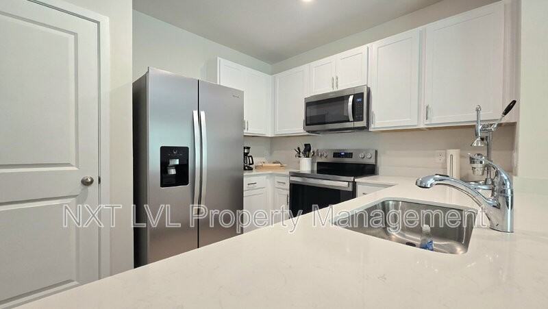 8369 Everly Preserve Dr - Photo 7 of 29