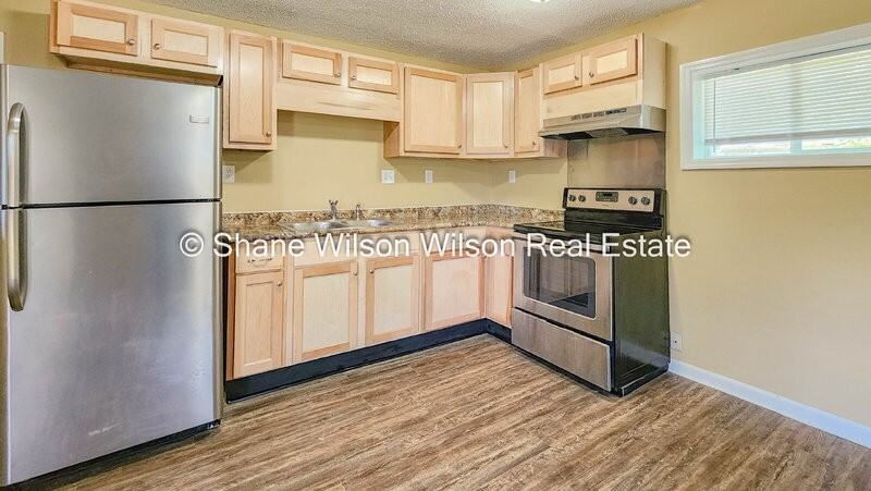 804 1/2 Henderson Ave - Photo 6 of 11