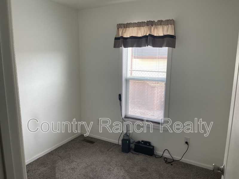 2288 Kaibab Dr - Photo 4 of 6