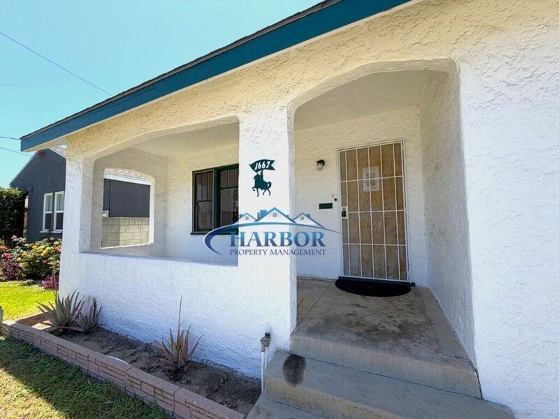 1667 Lagoon Ave - Photo 3 of 20
