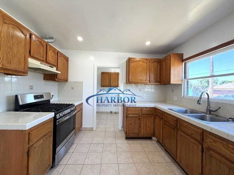 1667 Lagoon Ave - Photo 7 of 20