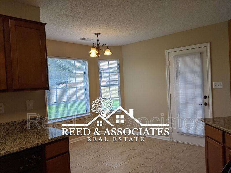 9062 Gavin Dr - Photo 5 of 14