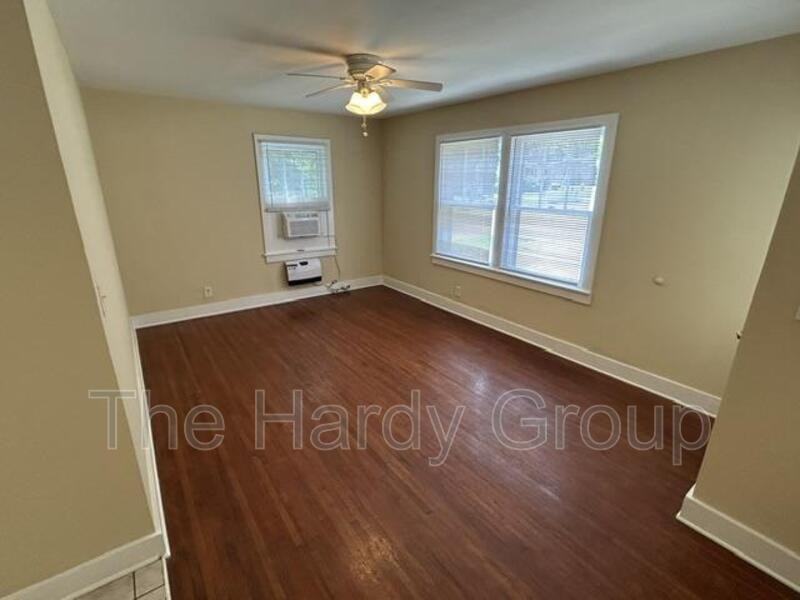 413 3rd Ave Nw - Photo 3 of 13