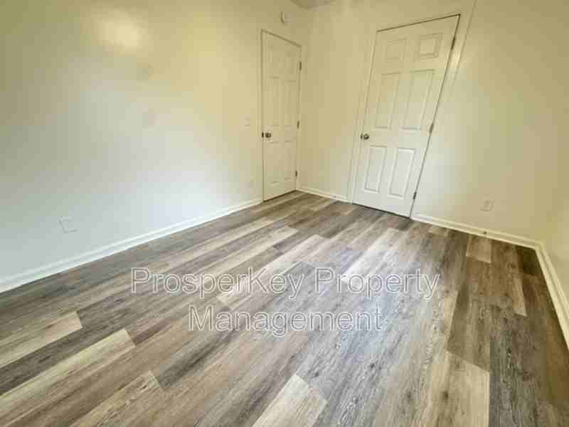 5038 Wellborn Dr - Photo 4 of 9