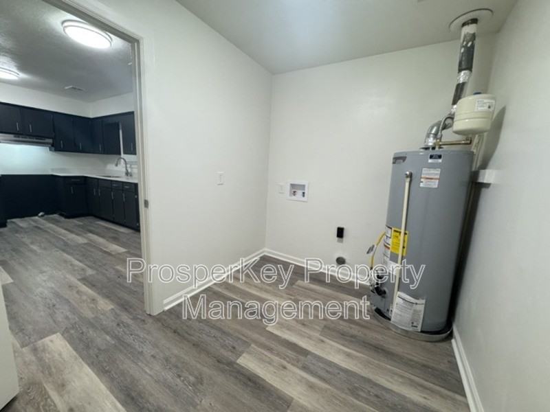 5038 Wellborn Dr - Photo 6 of 9