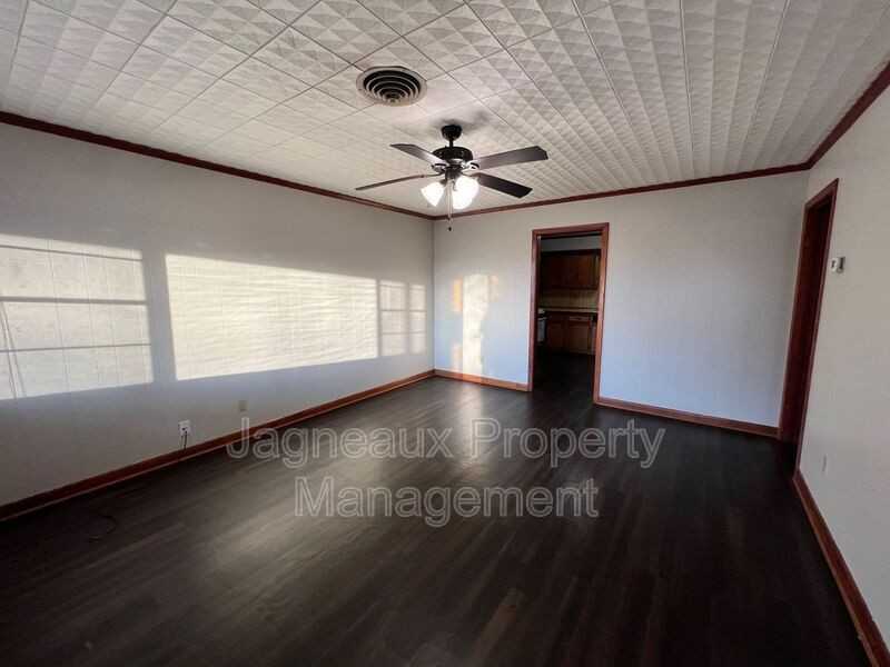 4121 Ridgecrest St - Photo 2 of 10